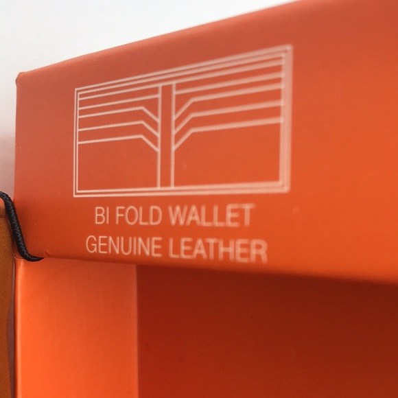 BOCONI Tan TALLIA Solid Bifold Leather Credit Card ID Wallet NEW IN BOX - Picture 8 of 10